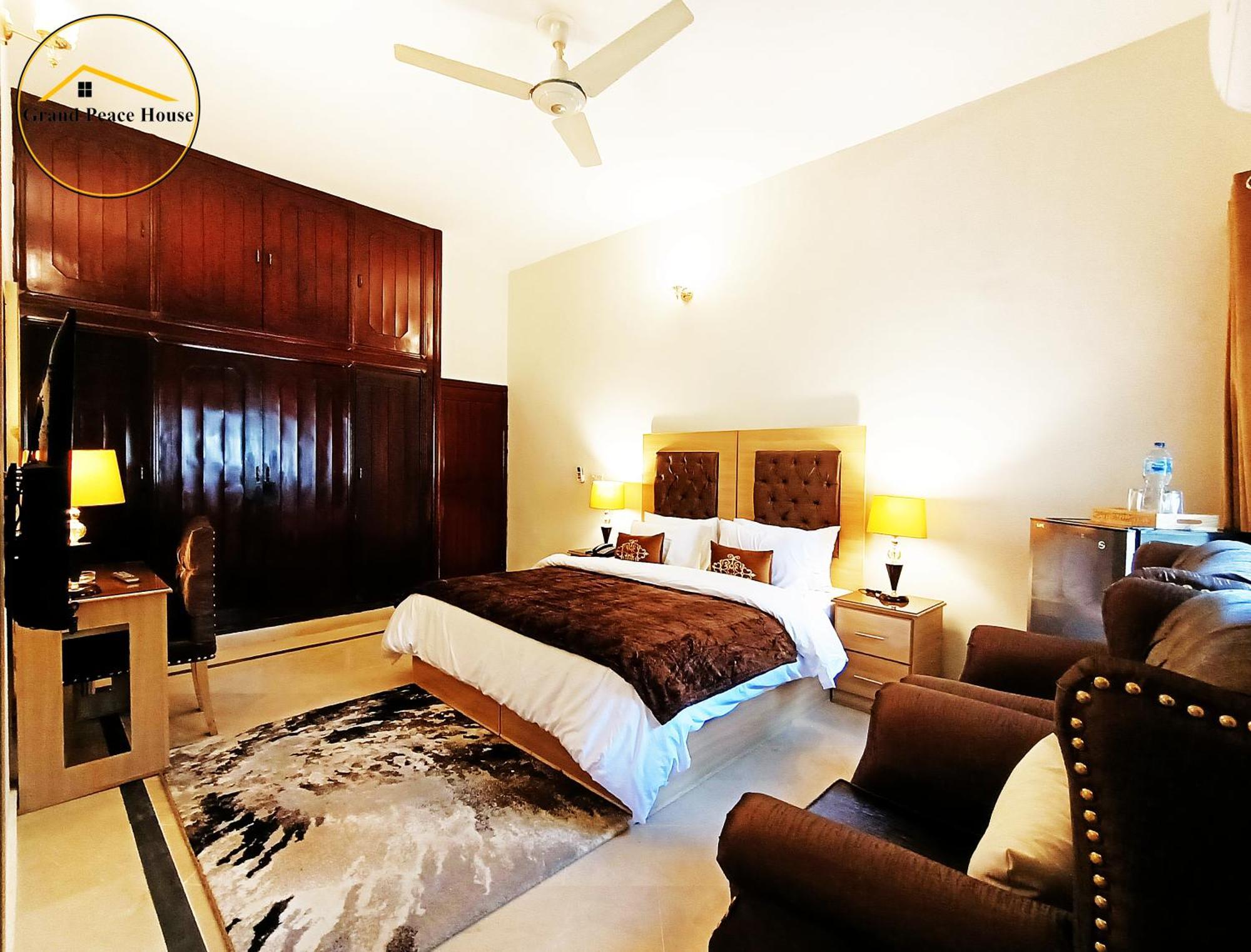Bed and Breakfast Grand Peace House I à Islamabad Extérieur photo