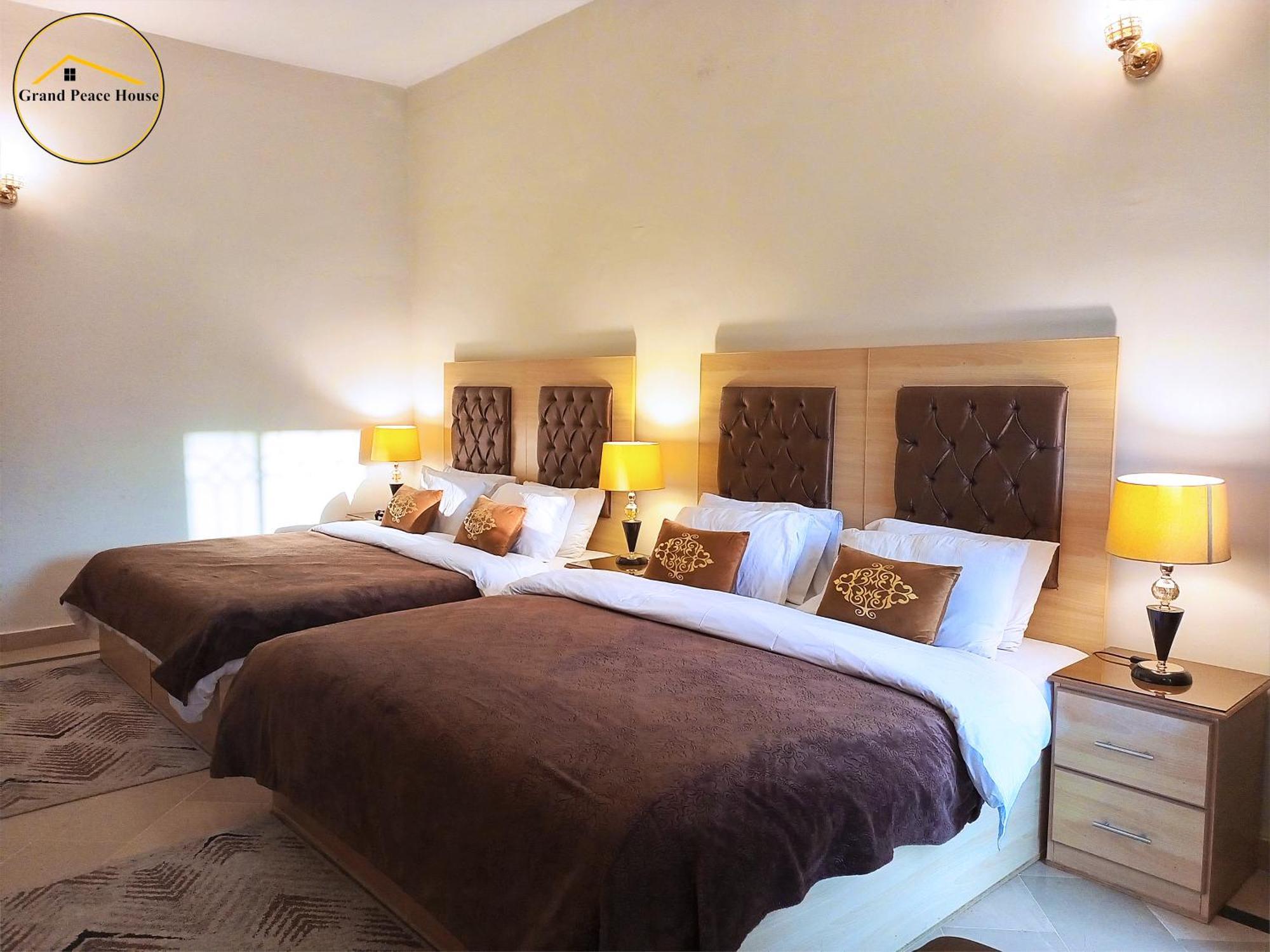 Bed and Breakfast Grand Peace House I à Islamabad Extérieur photo