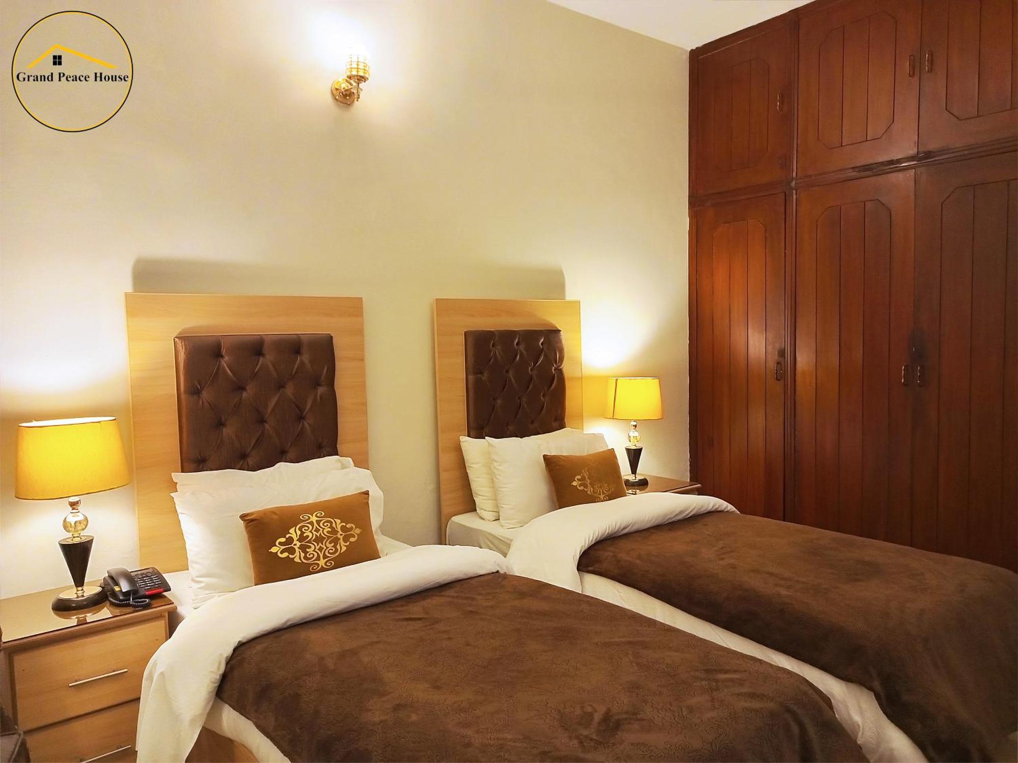 Bed and Breakfast Grand Peace House I à Islamabad Extérieur photo
