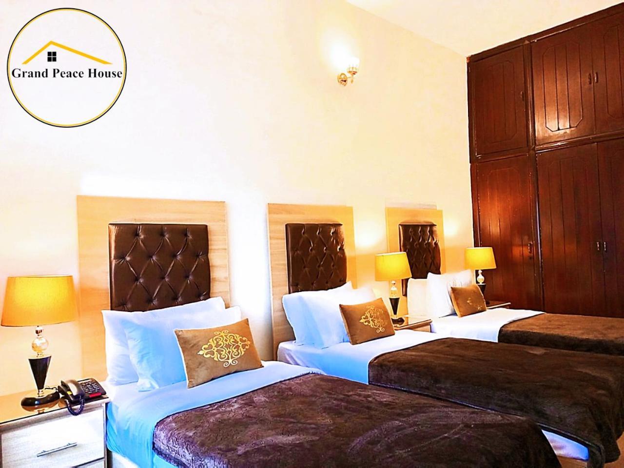 Bed and Breakfast Grand Peace House I à Islamabad Extérieur photo